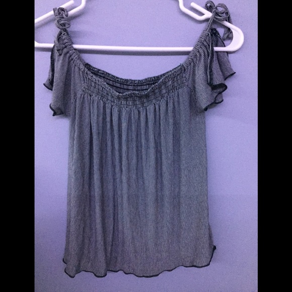 American Eagle Soft & Sexy T Off the Shoulder - Picture 2 of 5